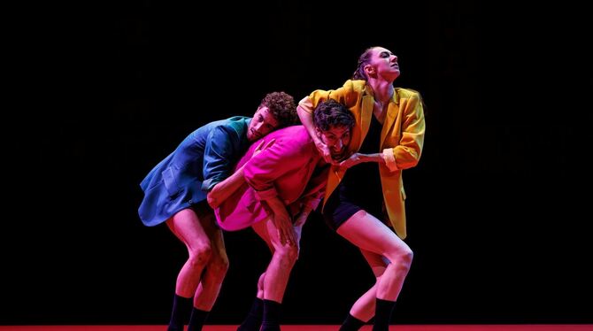 Gauthier Dance Theaterhaus Stuttgart Stijn Celis Im Schwitzkasten: »Thinkin' about!« von Stijn Celis.
