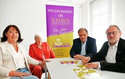 Sie haben ein neues Angebot im Reutlinger S-Haus aufgelegt, (von links) Frauke Nagel, Dorothee Armbruster, Wolfgang Kuhn und Ach