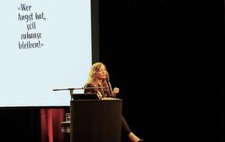 Autorin Sarah Bosetti verarbeitet Populismus im franz.K zu Poesie.