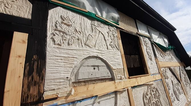 Mittlere Kelter Fassade Sanierung Neuhausen Die Fassade der Mittleren Kelter hat neue Balken bekommen.