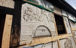 Die Fassade der Mittleren Kelter hat neue Balken bekommen. 