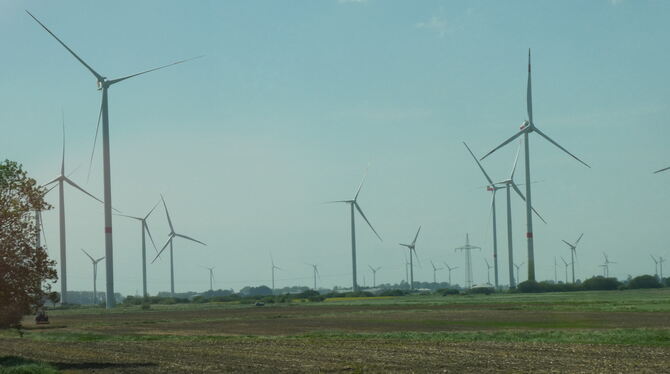St. Johann Windkraft So wie in Schleswig-Holstein an der Nordseeküste wird es bei St. Johann nie aussehen, doch im Gemeinderat wird dennoch um den St