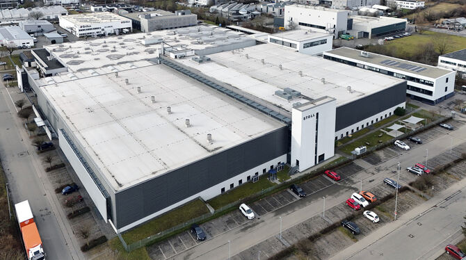 Maschinenbau Blick aus der Luft auf das Betriebsareal von Stoll im Industriegebiet Reutlingen-West.