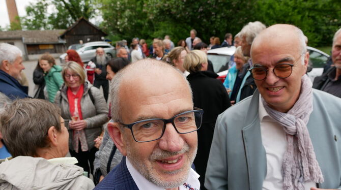 AWO Uli Högel Verabschiedung Am Donnerstagnachmittag wurde Ulrich Högel als AWO-Geschäftsführer offiziell von einer Vielzahl an Wegbegleiterinnen und -beglei