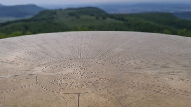 Wald Forst Sonnenbühl Biosphärengebiet Kernzone Unterhalb des Bolbergs verläuft eine der Kernzonen, die Sonnenbühl für den Beitritt ins Biosphärengebiet ausweist.