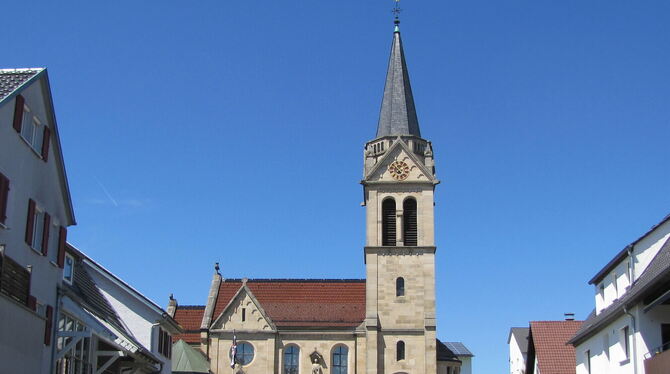 Kirche in Häslach Man sieht es ihr nicht an: Die evangelische Kirche in Häslach wird in diesem Jahr 125 Jahre alt. Zum Jubiläum gab es Führungen i
