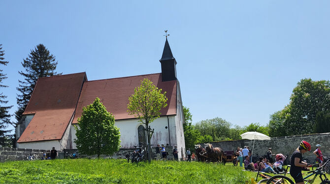 Gemeinderat Münsingen Die Stephanuskirche in Gruorn wird derzeit saniert.