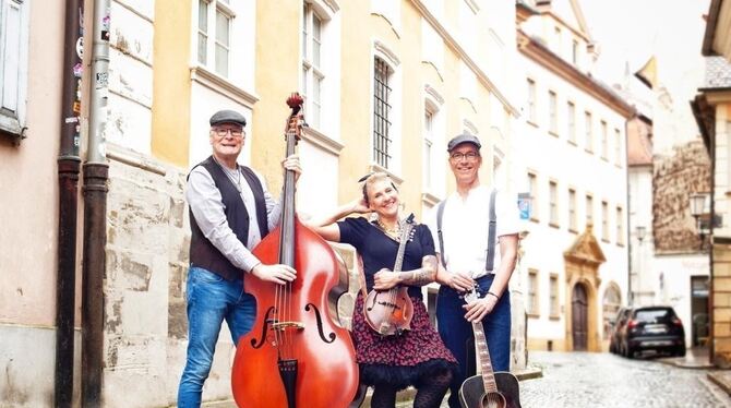 Das Trio Mainriverpickers spielt am Donnerstag im Sudhaus Waldbiergarten.