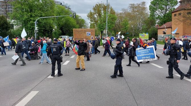 GfD Demonstration Vom Festplatz Bösmannsäcker durch Betzingen und retour: Die GfD-Demonstration erreichte ihr eigentliches Ziel im April nicht.