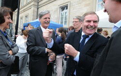 Angekommen im Olymp der deutschen Unis: Rektor Bernd Engler mit dem Chef des Uniklinikums Michael Bamberg im Jahr 2012 (linkes B