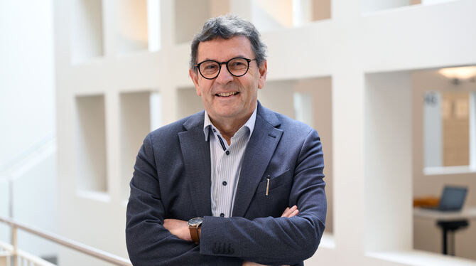Dr. Ulrich Bausch Lenkte 28 Jahre lang die Geschicke der Reutlinger Volkshochschule: Dr. Ulrich Bausch.