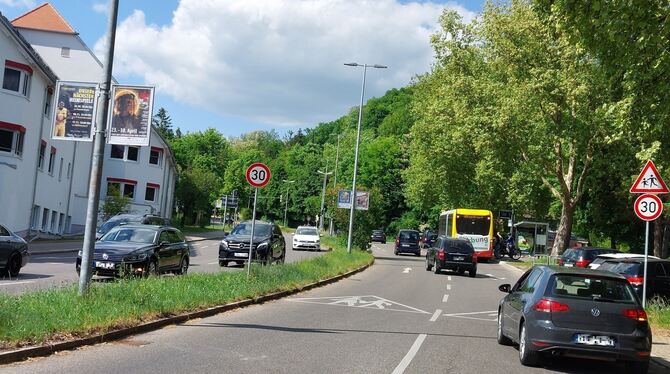 Nordring Kein Geld für die Sanierung des Nordrings, deswegen soll die rechte Spur auf 1,3 Kilometer gesperrt werden. Betroffen sind unter