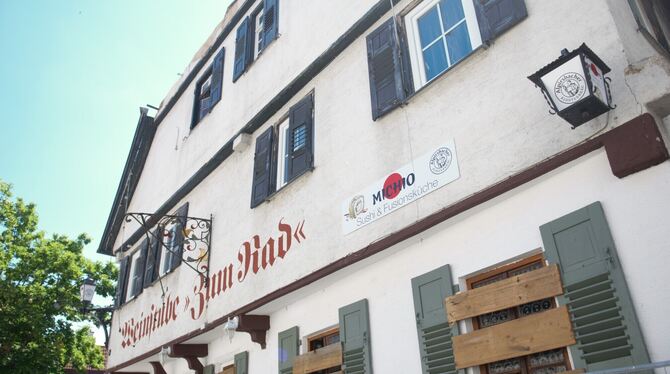 Weinstube zum Rad Die teilweise abgebrannte Weinstube »Zun Rad« liegt dicht am Metzinger Marktplatz