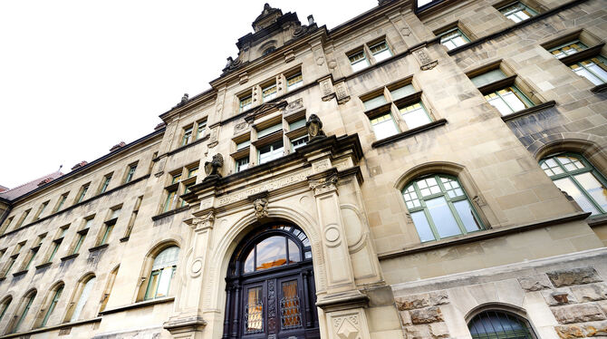 Landgericht Tübingen Vor dem Tübinger Landgericht muss sich ein Mann aus Reutlingen wegen schweren sexuellen Missbrauchs von Kindern verantworten.