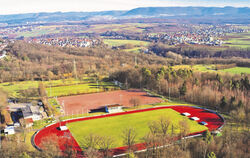 Das Schönbuchstadion in Pliezhausen aus der Luft.  FOTO: KURZ