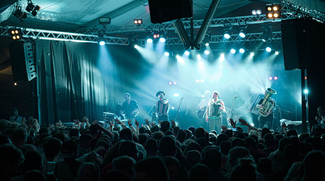 Bandauftritt beim Waldmusikfest Wie hier die Fäaschtbänkler 2023 sorgen sicher auch die Troglauer beim Waldmusikfest des Musikvereins am Schönbuchrand bei Waldd