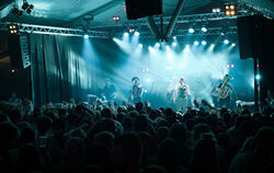 Wie hier die Fäaschtbänkler 2023 sorgen sicher auch die Troglauer beim Waldmusikfest des Musikvereins am Schönbuchrand bei Waldd
