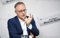 Andreas Stoch (SPD) will die Menschen im Wahlkampf von sich überzeugen.