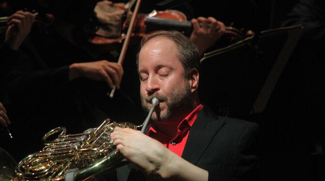 Felix Klieser, Horn, Waldhorn, Hornist, Festival Kultur vom Rande 2025, Ort: Saal Theater Die Tonne Felix Klieser spielte mit der Württembergischen Philharmonie Hornkonzerte von Haydn und Mozart.