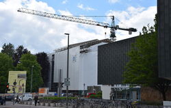 Die Bautätigkeiten für die Uni Tübingen - im Bild der Neubau für die Empirische Bildungsforschung neben dem Hörsaalgebäude Kupfe