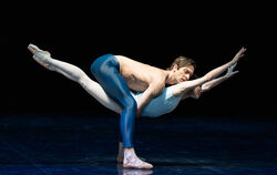 Elisa Badenes und Friedemann Vogel in "Trois Gnossiennes".