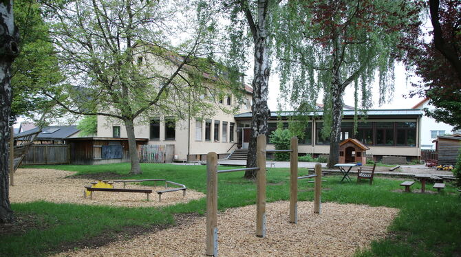 Riederich Kinderbetreuung Der Kindergarten Bismarckstraße genügt den Anforderungen an Arbeitsschutz und Unfallverhütung nicht, die Gemeinde muss Umbaumaßn