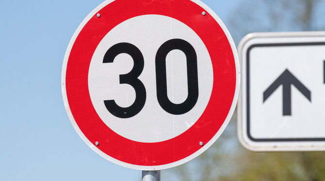 mbv, lmv, Vorpommern-Greifswald, Verkehrslärm, Straßenverkehr, Tempo-30, Tempo 30km, h, Tempo-30-Zone Tempo 30: Vor allem daran scheiden sich auch in Reutlingen die Geister.