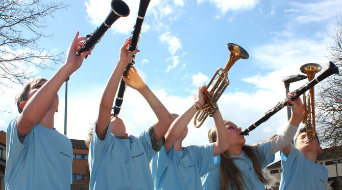 Der Musikverein Großengstingen hat mit der Freibühlschule eine Flötengruppe sowie eine Bläserklasse ins Leben gerufen. FOTO: VE Der Musikverein Großengstingen hat mit der Freibühlschule eine Flötengruppe sowie eine Bläserklasse ins Leben gerufen. FOTO: VE