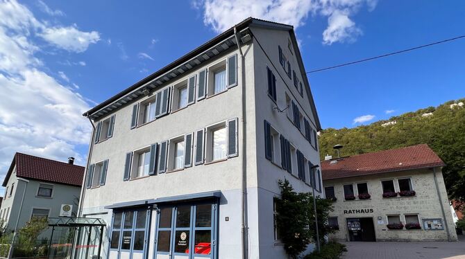 PEL: Feuerwehrhaus Das alte Feuerwehrhaus in Honau wird zur DRK-Bleibe. Vom 1. Oktober an können die Helfer Erdgeschoss und ersten Stock alleine nu