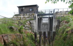 Ein Hochwasserbecken wie das im Juni 2018 in Betrieb genommene am Belsener Buchbach ist auch in Öschingen und Talheim geplant.  
