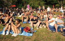 Sonne, Talk und ein gutes Glas: Am 10. August 2024 war im Weinberg kaum noch ein Sitzplatz frei.
