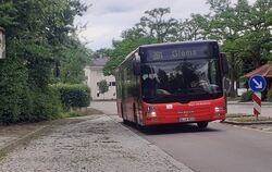 Als einzige Neuhäuser Haltestelle soll die am Friedhof umgebaut werden. Bedient wird sie vom Stadtbus der Linie 201 (Längenfeld 