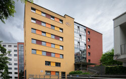 Ein körperlich heftiger Angriff auf eine junge Pflegerin in der Reutlinger Psychiatrie endete jetzt vor Gericht. Verurteilt wurd