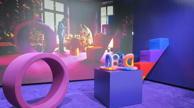 verner panton wohnskulptur kunsthalle tübingen ausstellung schöner wohnen foto armin knauer Das Wohnzimmer als Pop-Art-Skulptur: Wohnlandschaft von Verner Panton in der Tübinger Kunsthalle.