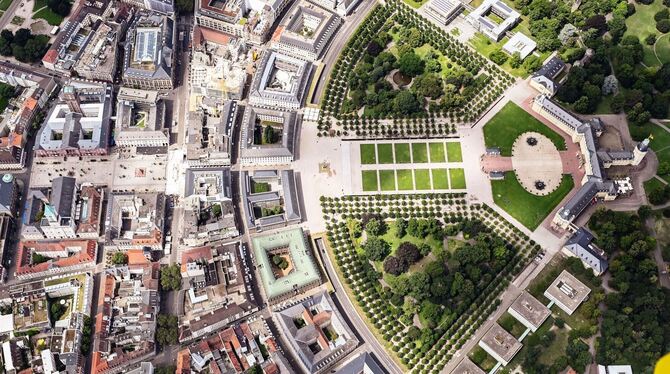 Luftbild Innenstadt Karlsruhe mit Schloss