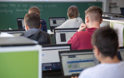 Ohne zusätzliche Finanzmittel lassen sich Digital-Standards in Reutlinger Klassenzimmern nicht halten. FOTO: MURAT/DPA