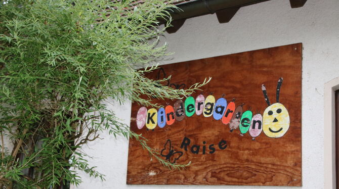 iederich Kindergarten Gebühren Im Kindergarten Auf Raise sind die Öffnungszeiten eingeschränkt: Statt von 7.30 bis 13.30 Uhr werden die Kinder von 8 bis 12 Uhr