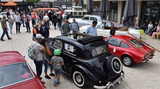 Eine Oldtimerschau wird für zusätzliche Besucher sorgen.  ARCHIVFOTOS: MEYER