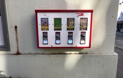 Die Süßigkeiten aus Automaten wie diesem am Reutlinger Albtorplatz sind heutzutage wie Bonbons einzeln verpackt.