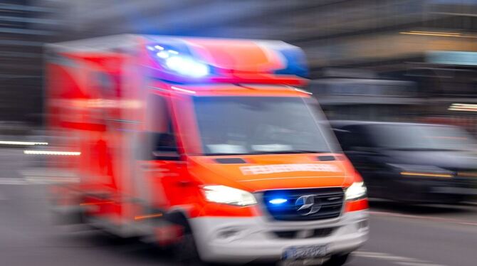 Krankenwagen im Einsatz Krankenwagen im Einsatz