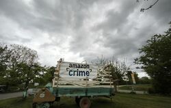 Amazon crime statt Amazon prime: Der Ton hat sich in Hengen weiter verschärft. Die Gegner, die sich im Bürgerforum organisiert h