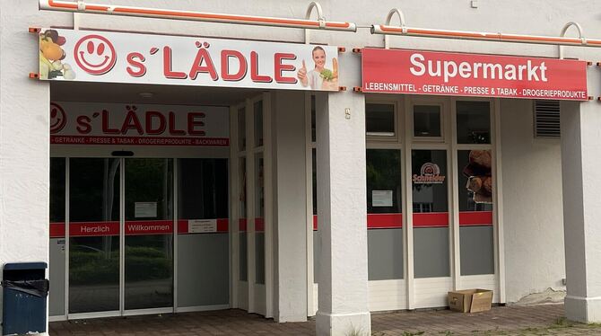 Der Laden ist dicht: So sah es mehr als ein Jahr in der Öschinger Ortsmitte aus. Jetzt gibt es einen neuen Betreiber. FOTO: FÖR Der Laden ist dicht: So sah es mehr als ein Jahr in der Öschinger Ortsmitte aus. Jetzt gibt es einen neuen Betreiber. FOTO: FÖR