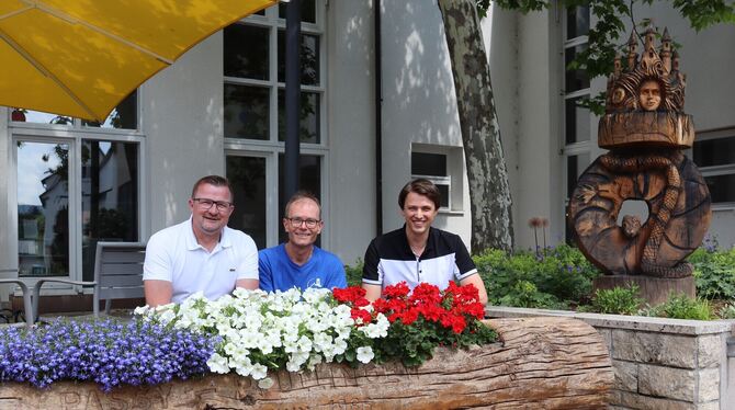 Passy, Städtepartnerschaft, Partnerschaft, Brunnen, Passy-Platz, Pfullingen, Geburtstag Zum 40-jährigen Bestehen der Städtepartnerschaft zwischen Pfullingen und dem französischen Passy neu gestaltet: Der Brunnen, de