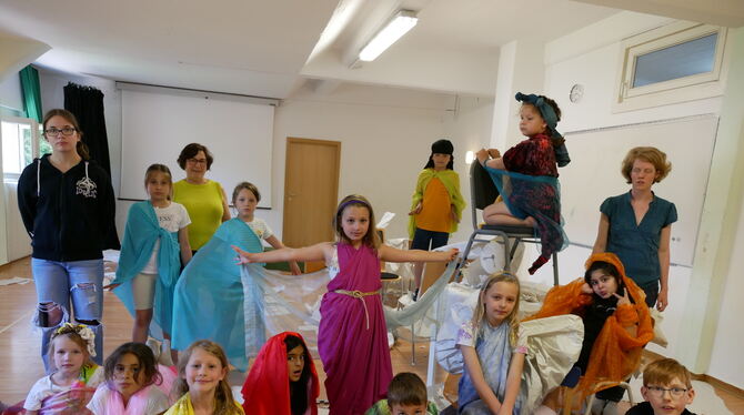 Spielend sprechen Die Begeisterung war auch im 13. Jahr groß beim integrativen Kinder-Theaterprojekt »Spielend sprechen« im Ringelbach - die Auffü