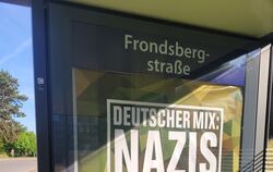 Auf den ersten Blick wirken die Plakate wie Werbeanzeigen der Bundeswehr.