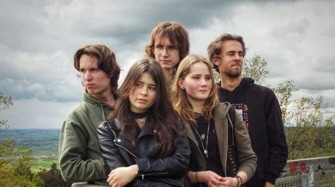 2. Open Fire: Echazhafen; U&D; Band aus Tübingen; Underscore Die Tübinger Band Undrescore begeisterte jüngst beim Ract!-Festival durch ihre Mischung von Rock bis Pop, Funk bis Jazz. Am 28.