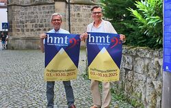 Thomas Braun (links) und Florian Prey präsentieren stolz die 45. Herbstlichen Musiktage Bad Urach