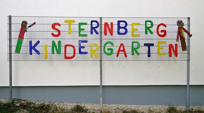 Alle Jungs und Mädchen, die in Gomadingen in den Kindergarten wollen, bekommen garantiert einen Platz.  FOTO: LENK