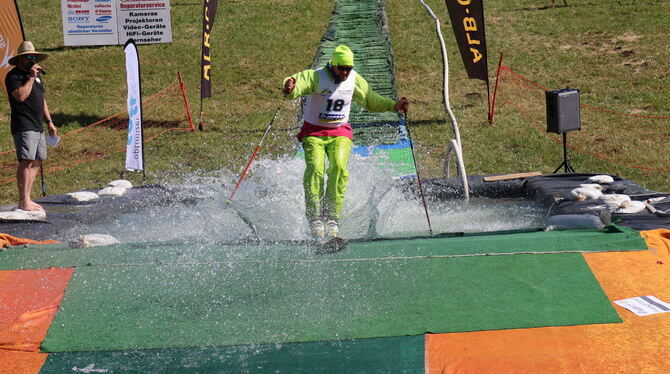 Water Slide Contest Undingen Kein leichtes Unterfangen, dafür umso mehr Gaudi