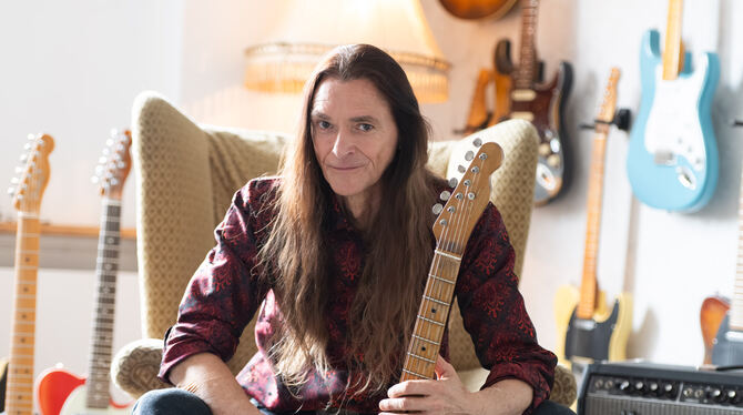 Jan Henning Jan Henning in seinem Reutlinger Guitar Lab. Seit 30 Jahren lebt er abwechselnd in Reutlingen und Los Angeles.